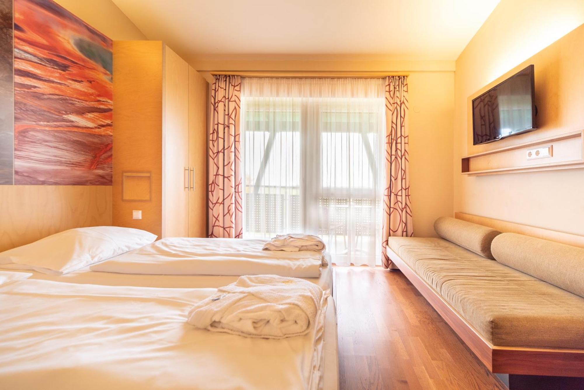 Vulkan Wellness Hotel & Camping Celldömölk Екстериор снимка