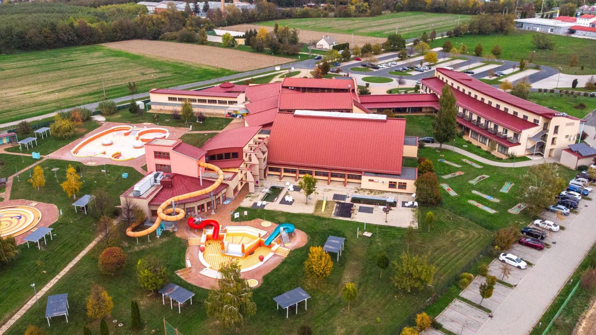 Vulkan Wellness Hotel & Camping Celldömölk Екстериор снимка